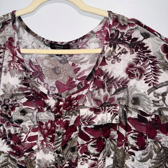 Cocomo Woman Floral V-Neck Blouse 3X - Picture 4 of 7